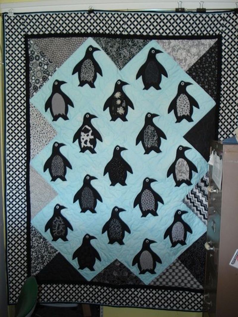 Black Penguins CLH2511014Q Quilt Blanket