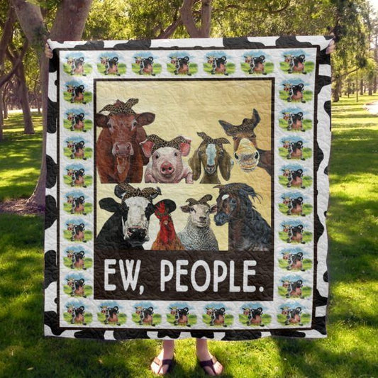 Cow Pig Animal Farm CL08110142MDQ Quilt Blanket