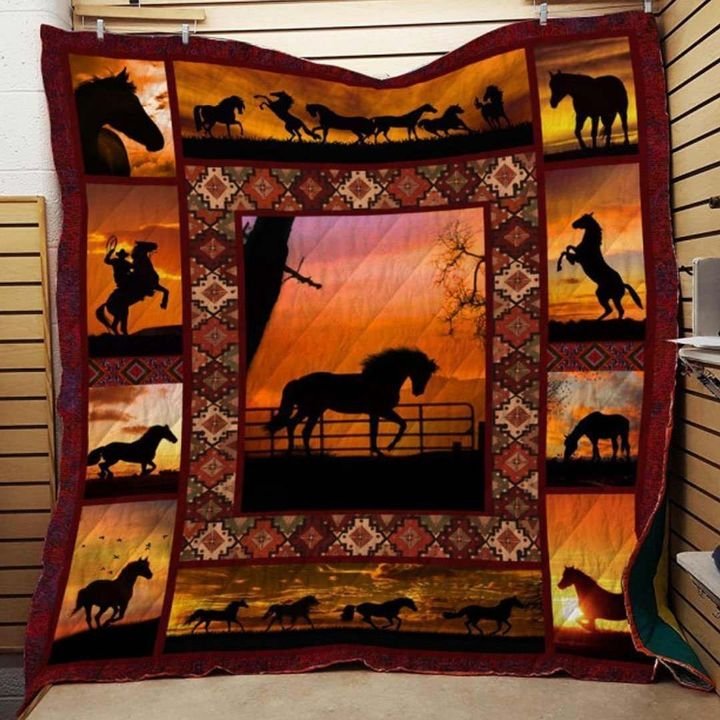 Dusk Horse CLA31100137Q Quilt Blanket