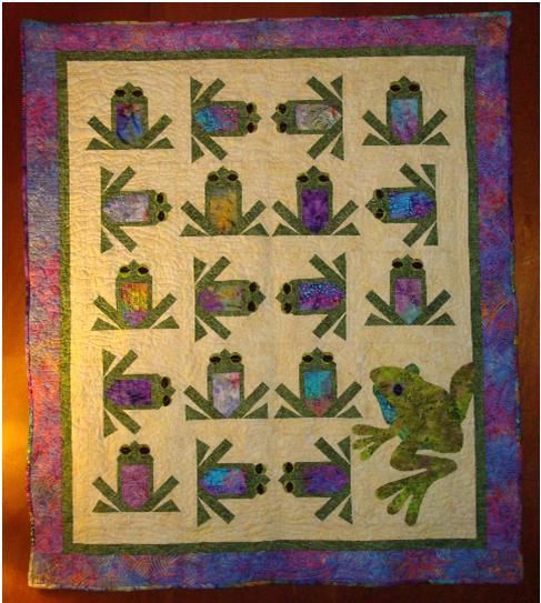 Frog CLA1010295Q Quilt Blanket