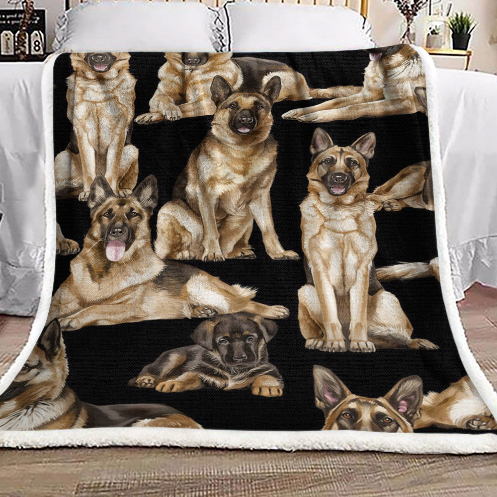 German Shepherd HN1710079F Sherpa Fleece Blanket