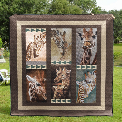 Giraffe Gorgeous Multicolor Giraffes CLA18120503Q Quilt Blanket