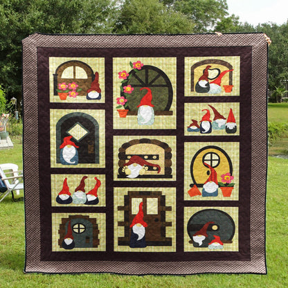 Gnome CLM0611348 Quilt Blanket