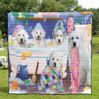 Great Pyrenees Bubble Bath All CL18110984MDQ Quilt Blanket