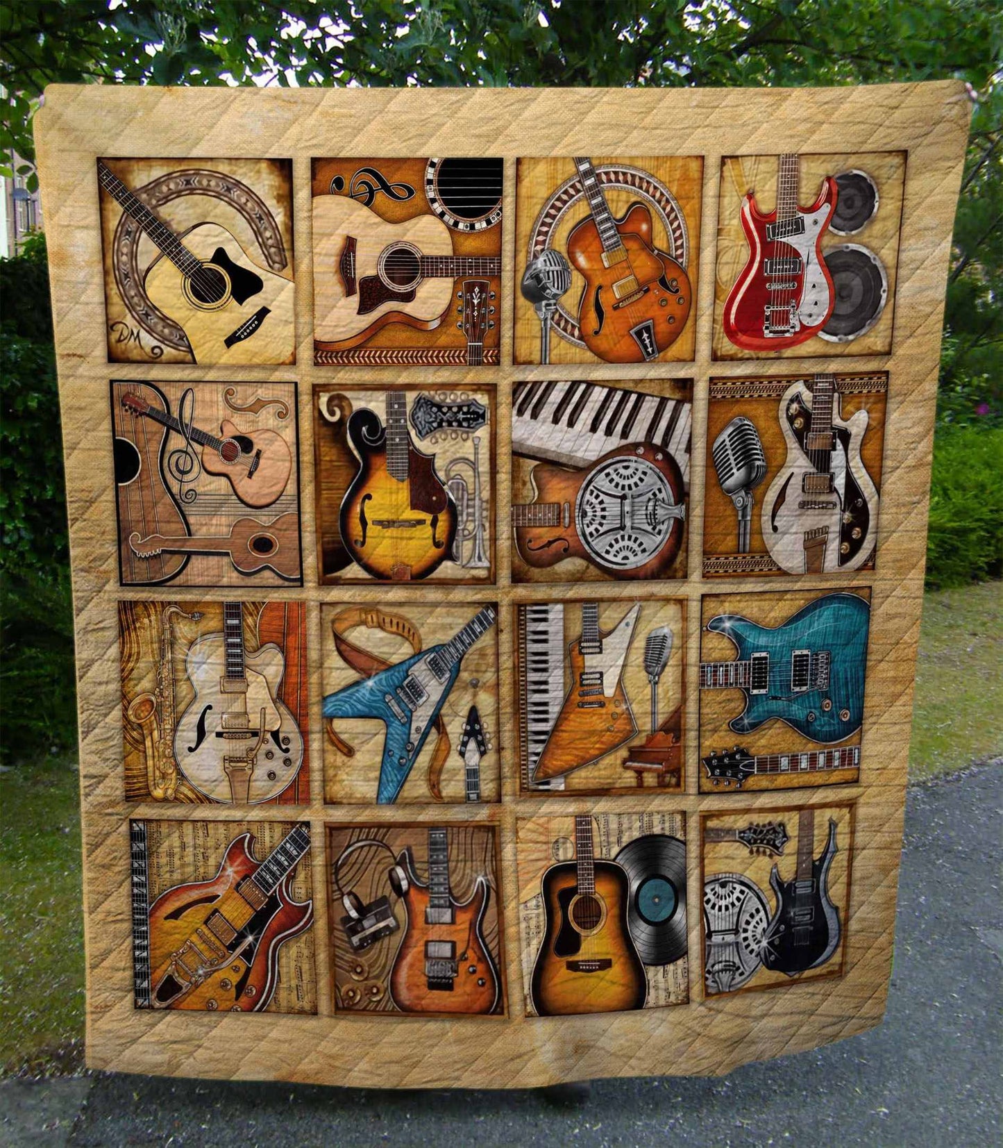 Guitar B080504 Quilt Blanket