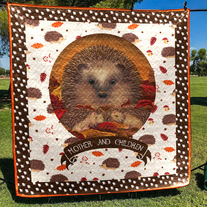 Hedgehog Mother And Children CLT270633 Quilt Blanket