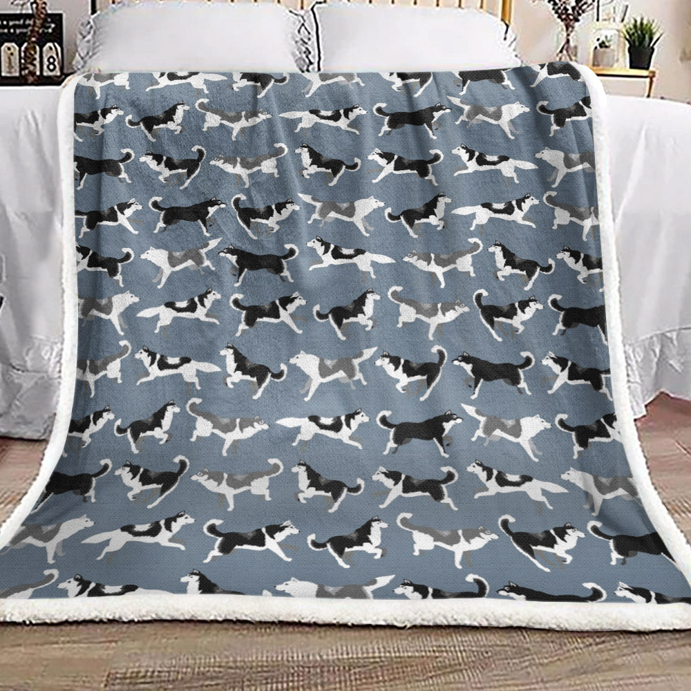 Husky ML190967F Sherpa Fleece Blanket