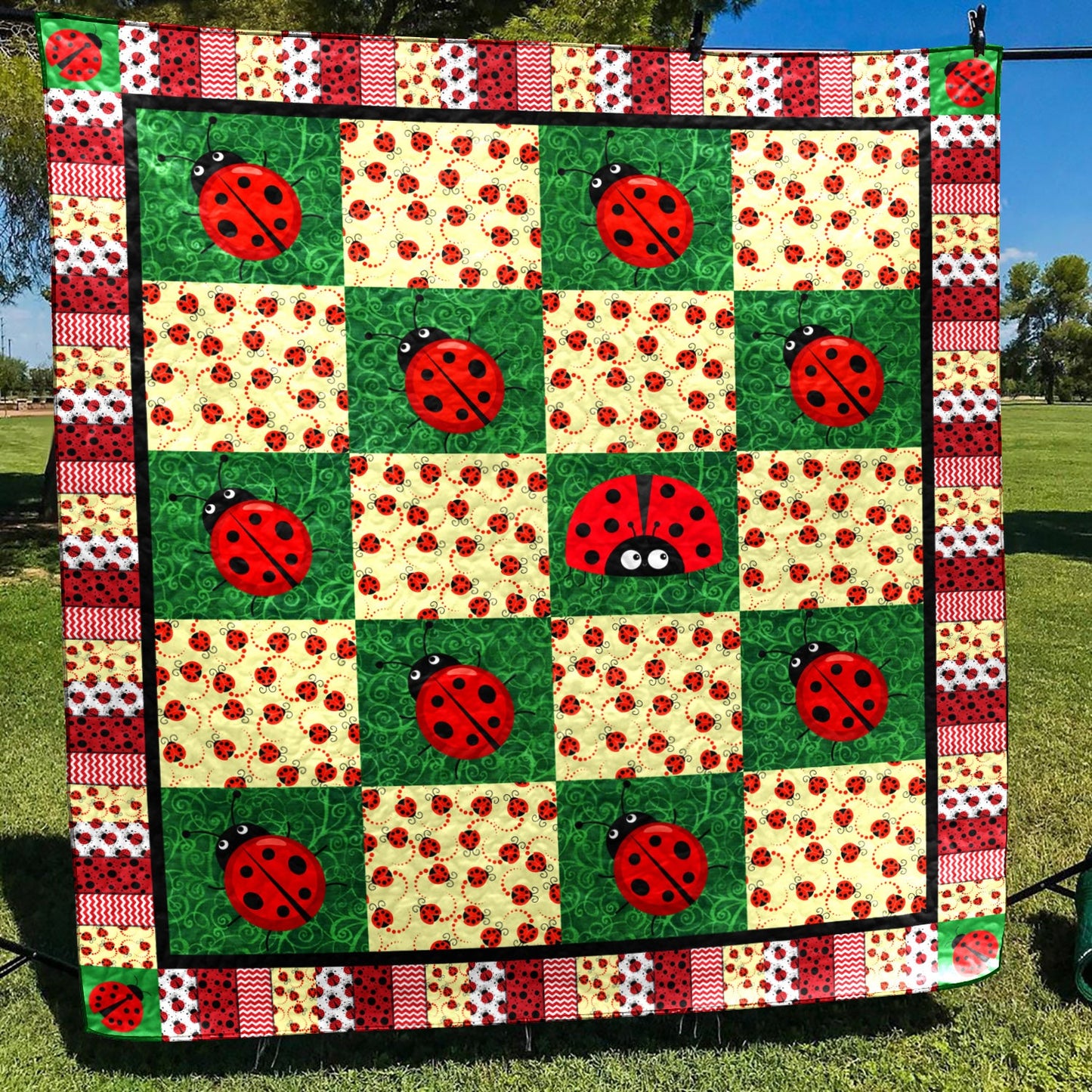 Ladybug NN130613 Quilt Blanket