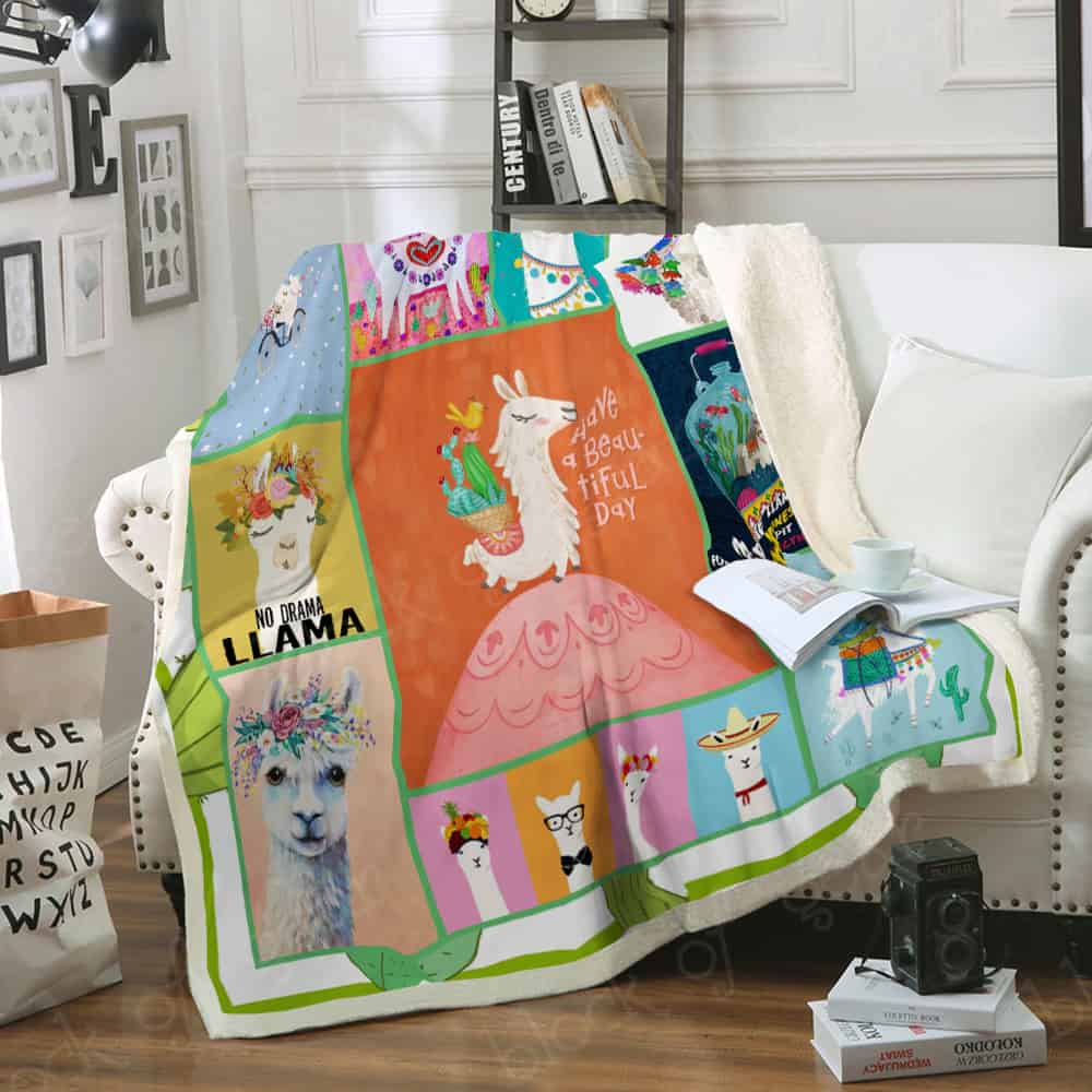 Llama CL05100327MDF Sherpa Fleece Blanket