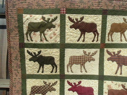 Moose CLA020710 Quilt Blanket