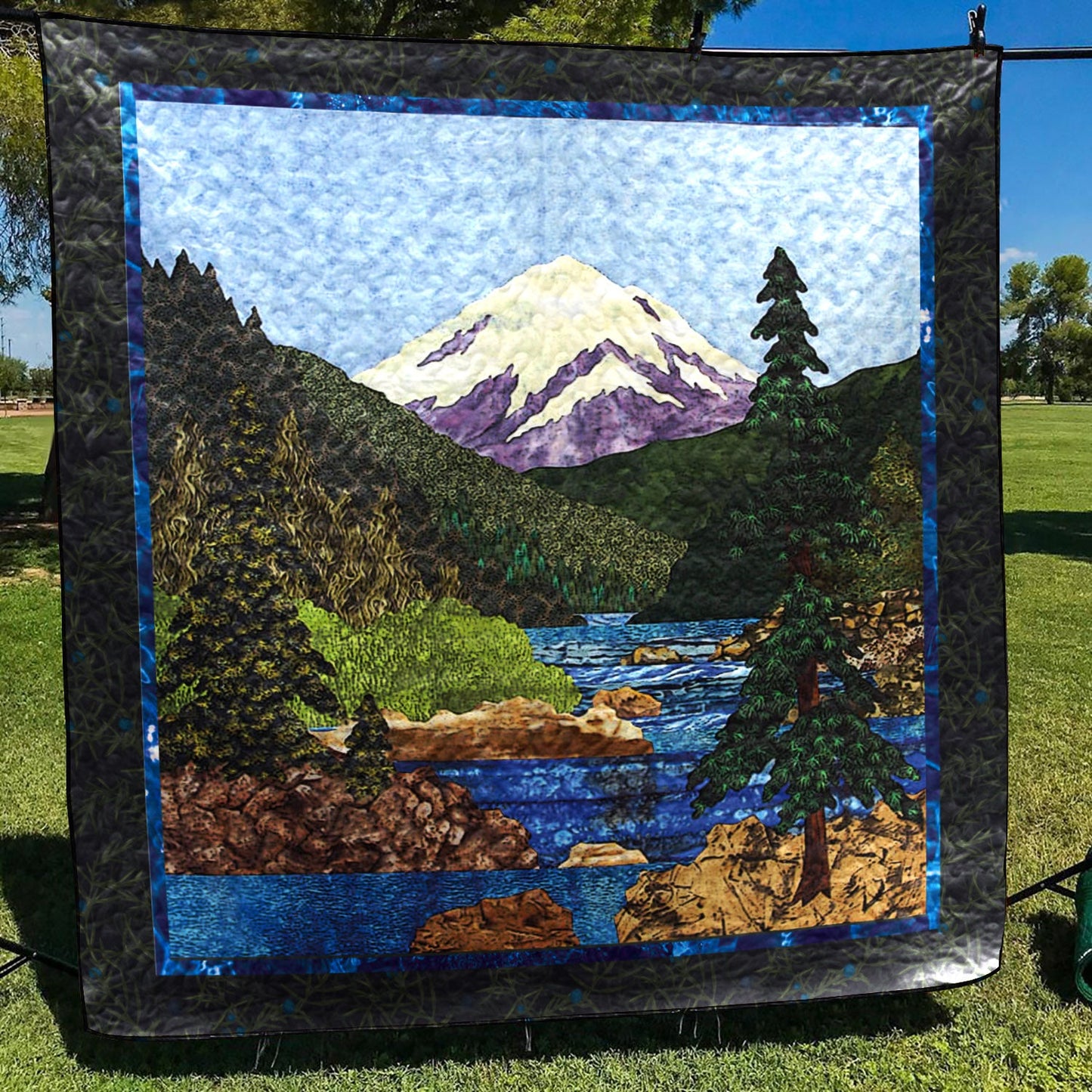 Mountain Stream CLA0211591Q Quilt Blanket