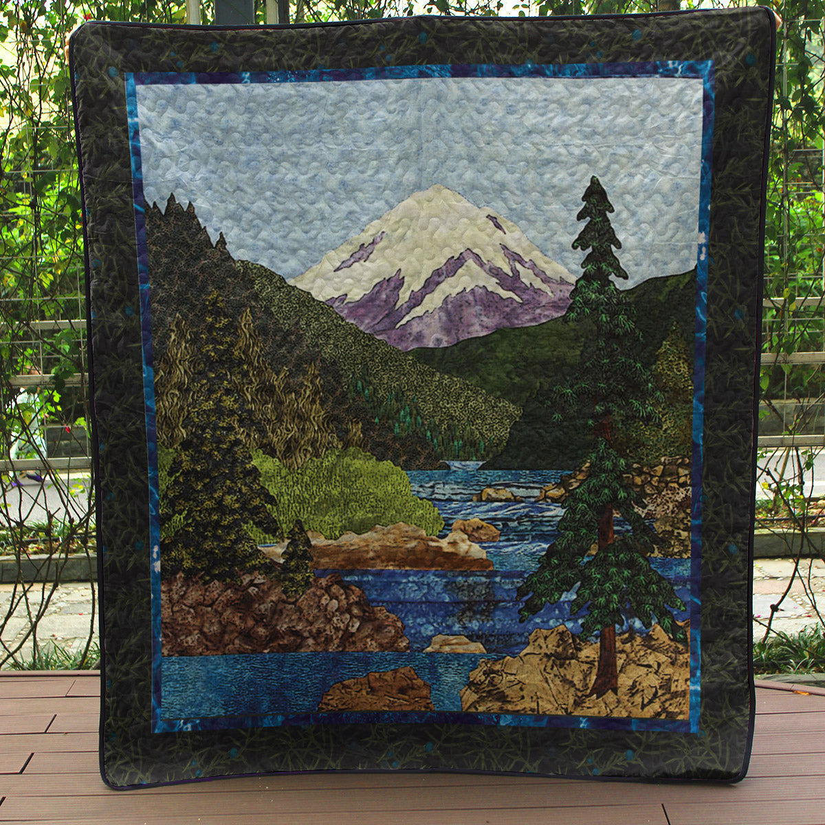 Mountain Stream CLA0211591Q Quilt Blanket