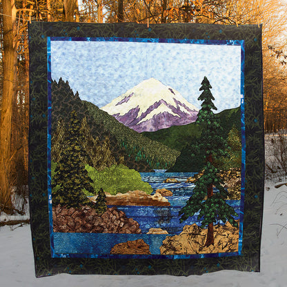 Mountain Stream CLA0211591Q Quilt Blanket