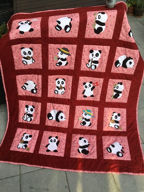 Panda CLA1210285Q Quilt Blanket