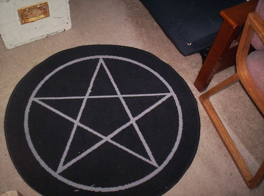 Pentagram CLM3110070R Round Area Rug