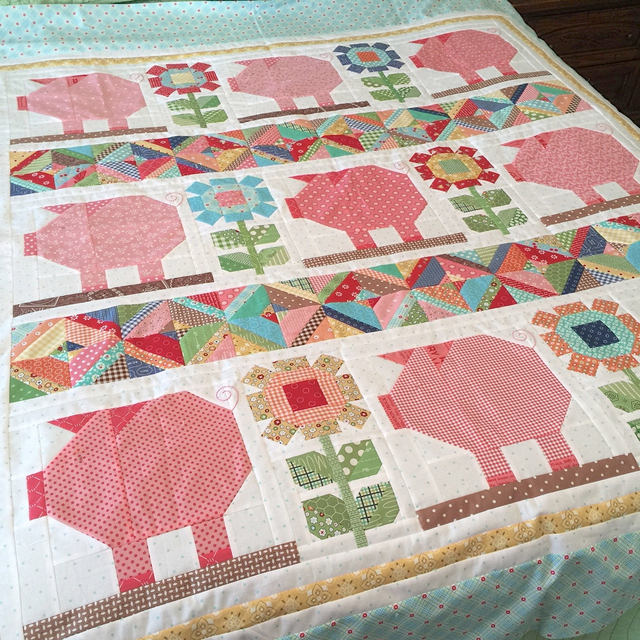 Pig CLA3010456Q Quilt Blanket