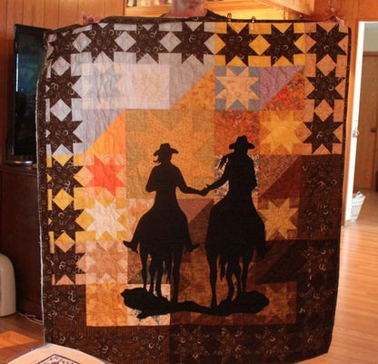 Quiet On The Western CLA1410510Q Quilt Blanket