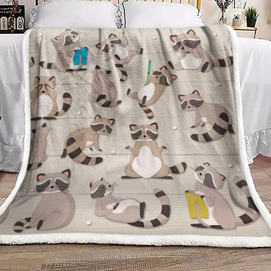 Raccoon ML0111256F Sherpa Fleece Blanket