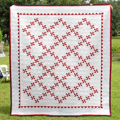 Red And White Pinwheel CLP170632 Art Quilt