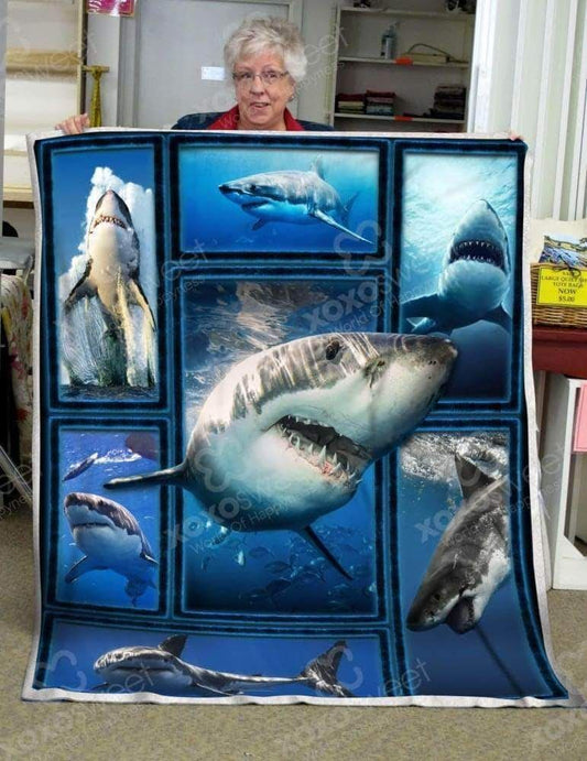 SHARK CLA21100787F Sherpa Fleece Blanket