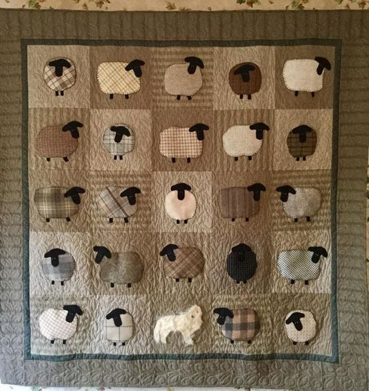 Sheep CLA0710649Q Quilt Blanket