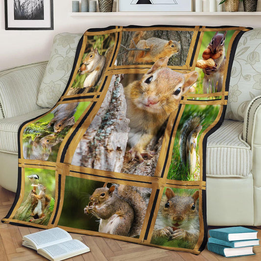 Squirrel CLA21100839F Sherpa Fleece Blanket