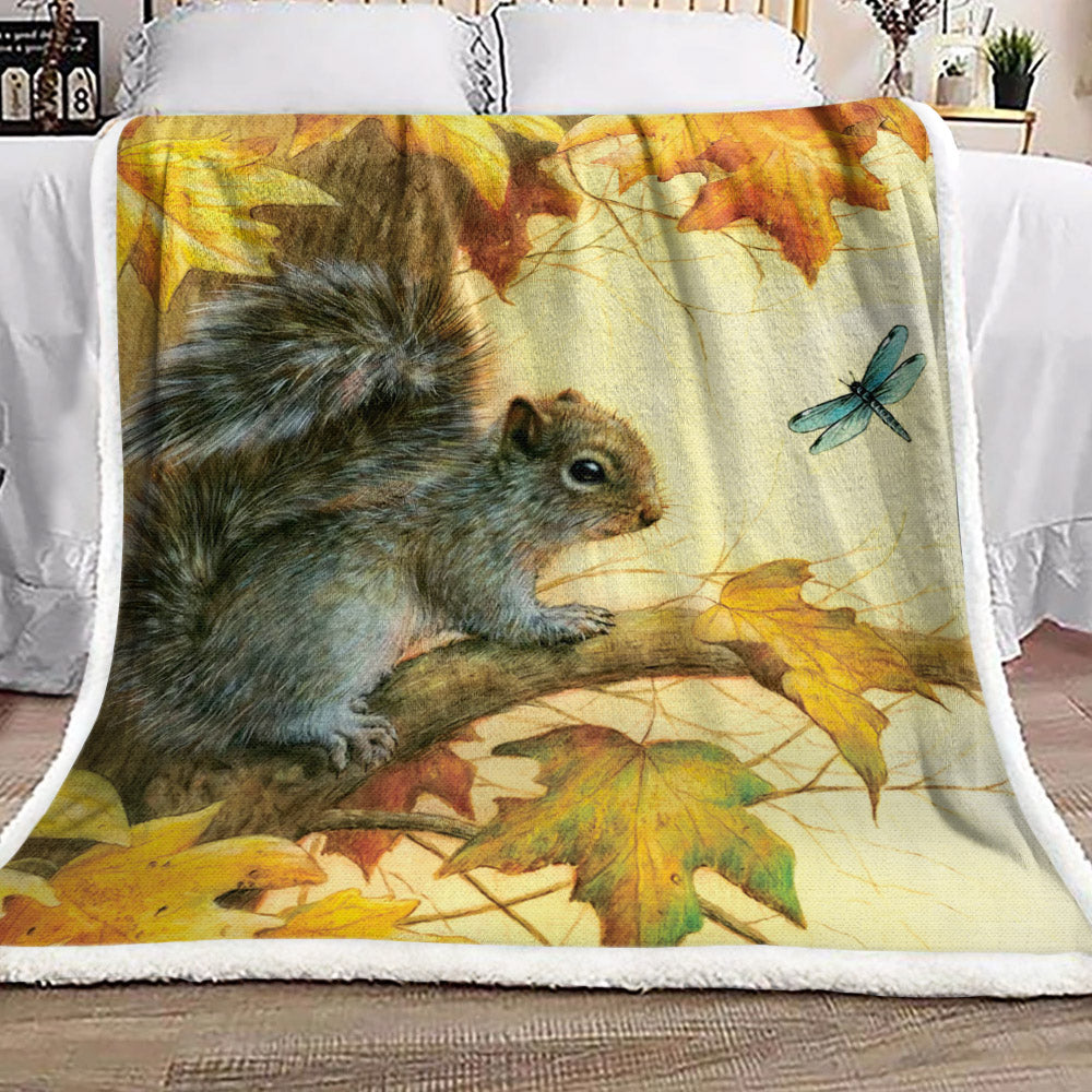 Squirrel ML0110226F Sherpa Fleece Blanket