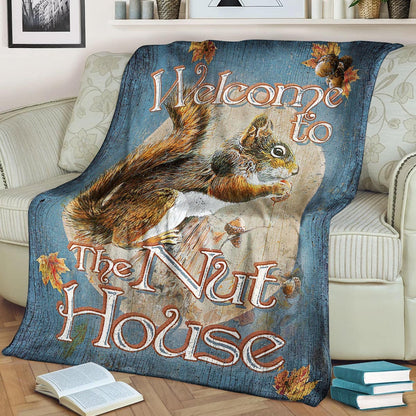 Squirrel NN0110140TT Sherpa Fleece Blanket