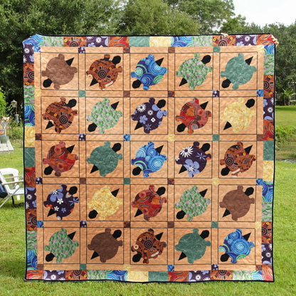 Turtle CLA1110501Q Quilt Blanket