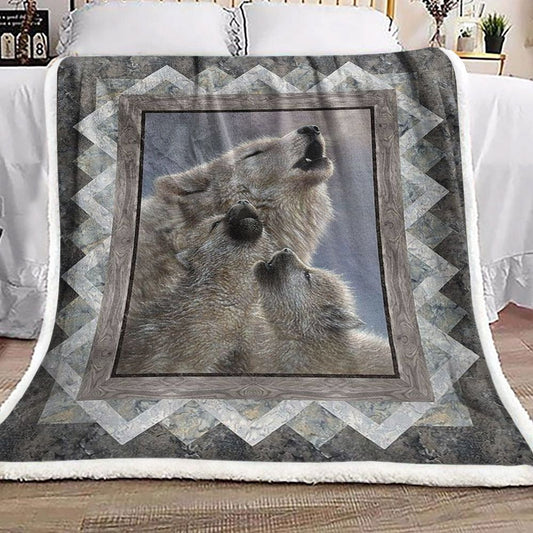 Wolf BL0110254F Sherpa Fleece Blanket