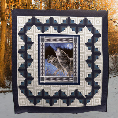 Wolf CLA1410618Q Quilt Blanket