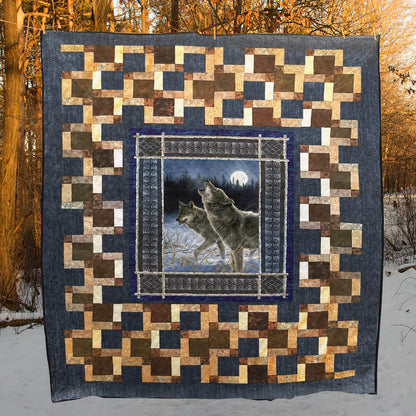 Wolf CLM0411332 Quilt Blanket