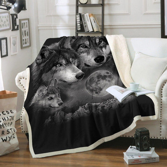 Wolf DV171095F Sherpa Fleece Blanket