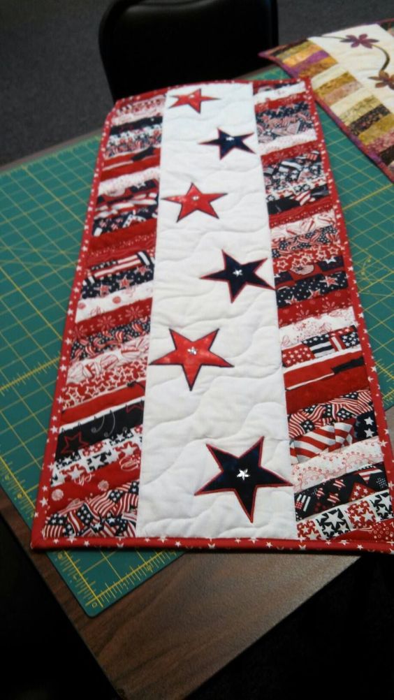 Patriotic Star CLA130324075 Quilted Table Runner