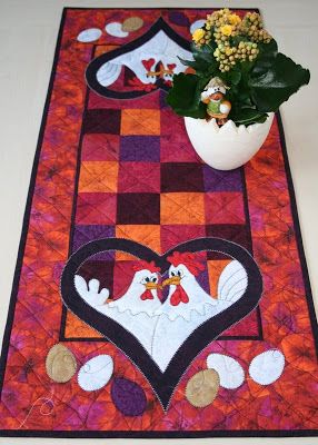 Chicken CLA271223030 Quilted Table Runner