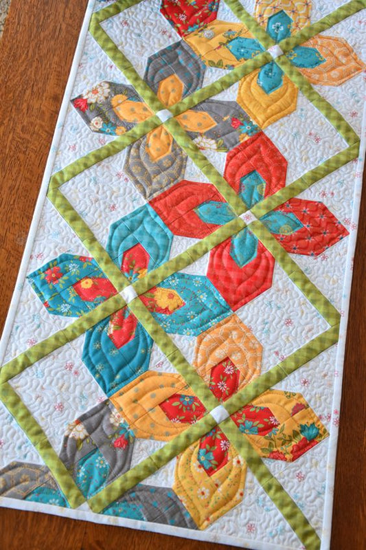 Flower CLA201223039 Quilted Table Runner