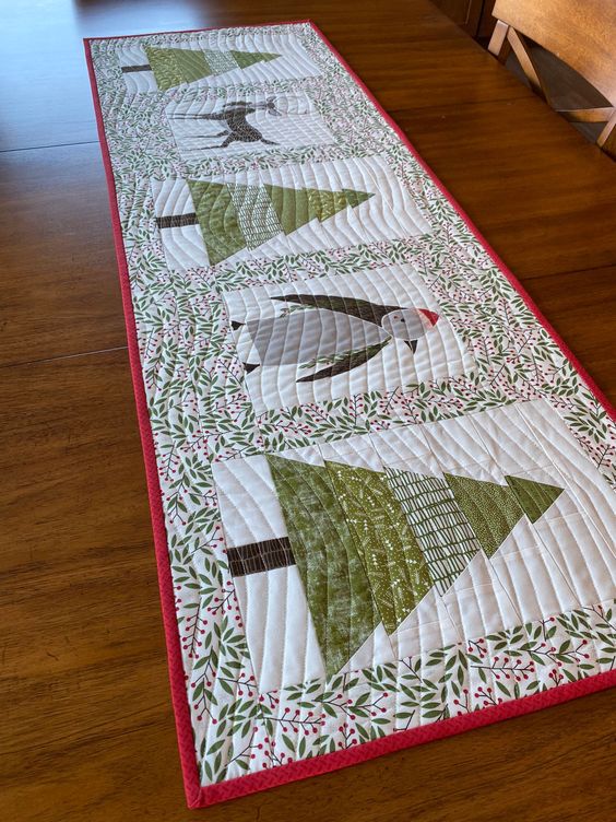 Penguin CLA140324046 Quilted Table Runner