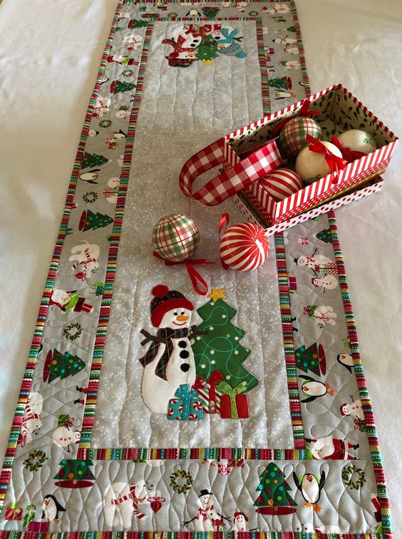 Snowman CLA08122312 Quilted Table Runner