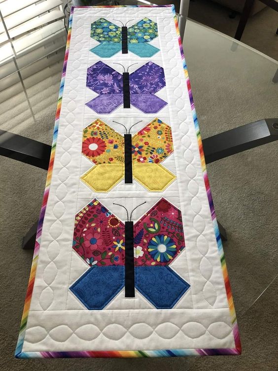 Butterfly CLA21112366 Quilted Table Runner