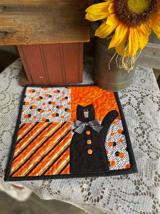 Black Cat CLA120324197 Quilted Placemats