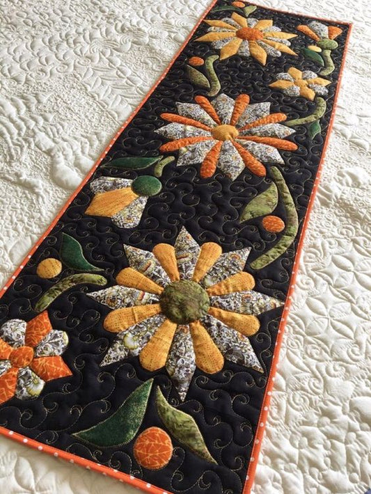 Sunflower CLA150324153 Quilted Table Runner