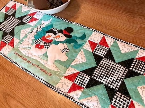 Snowman CLA130324124 Quilted Table Runner