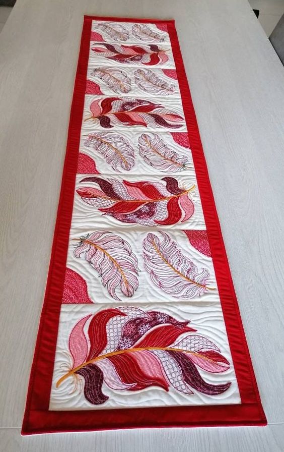 Feather CLA150324183 Quilted Table Runner