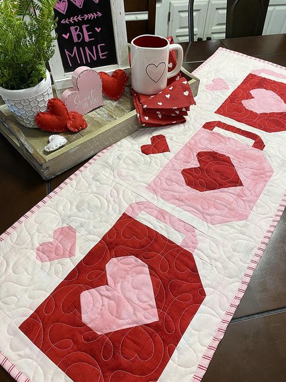 Heart Cup CLA140324053 Quilted Table Runner