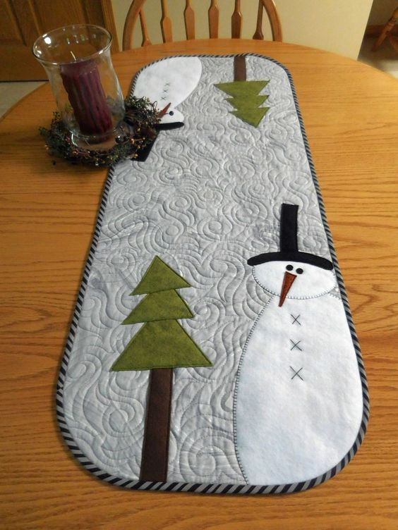 Snowman CLA140324104 Quilted Table Runner