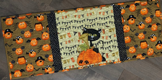 Halloween Cat CLA150324059 Quilted Table Runner