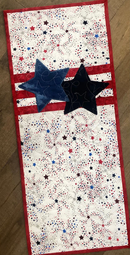 Patriotic Star CLA150324031 Quilted Table Runner