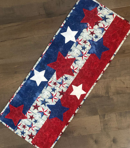 Patriotic Star CLA150324027 Quilted Table Runner