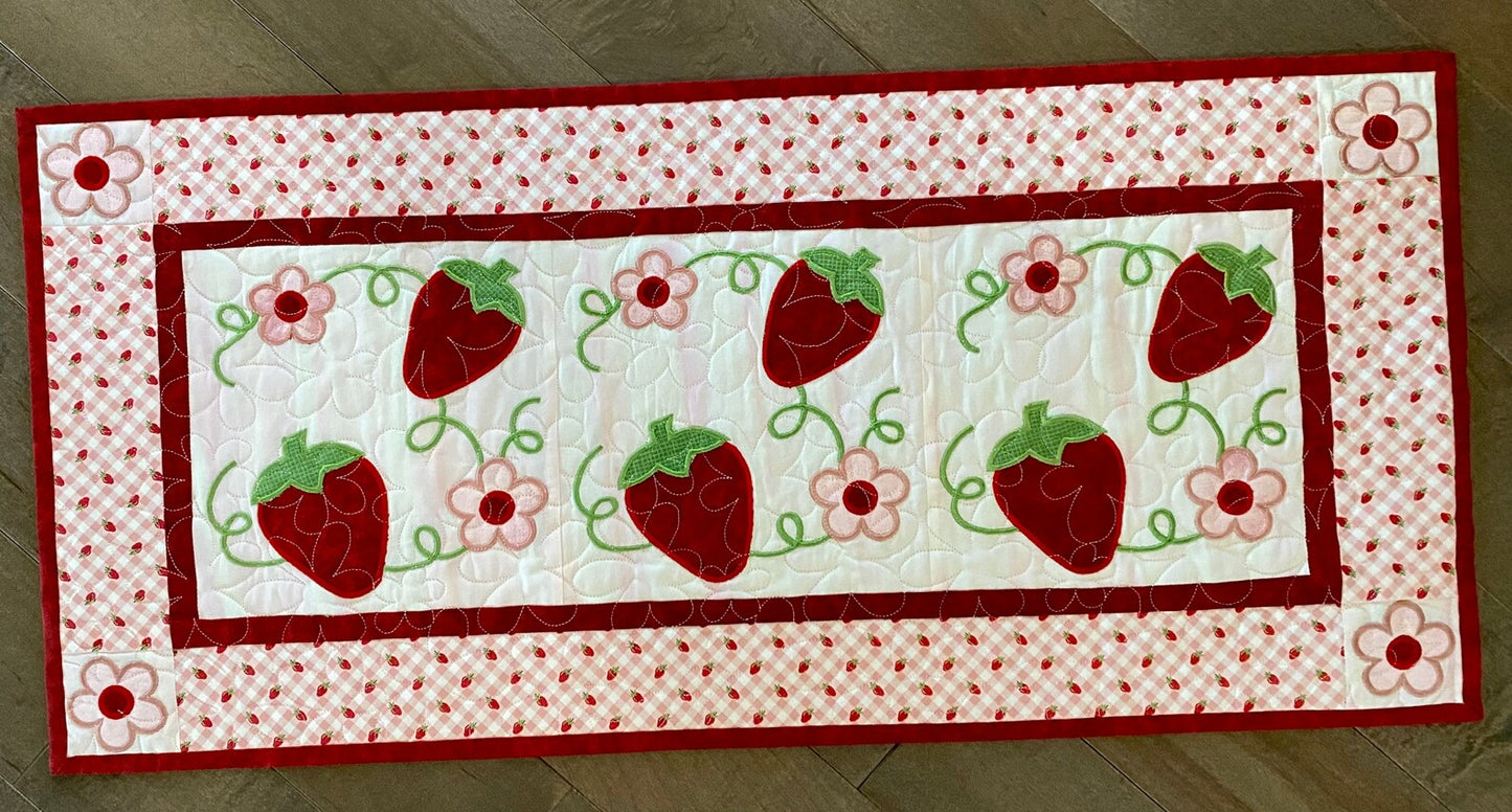 Strawberry CLA140324197 Quilted Table Runner