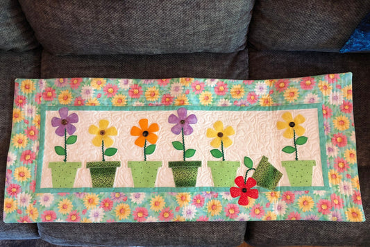 Flower CLA150324080 Quilted Table Runner